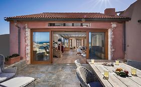 Vranas Residenza Signature Suites