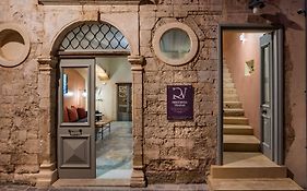 Vranas Residenza Signature Suites